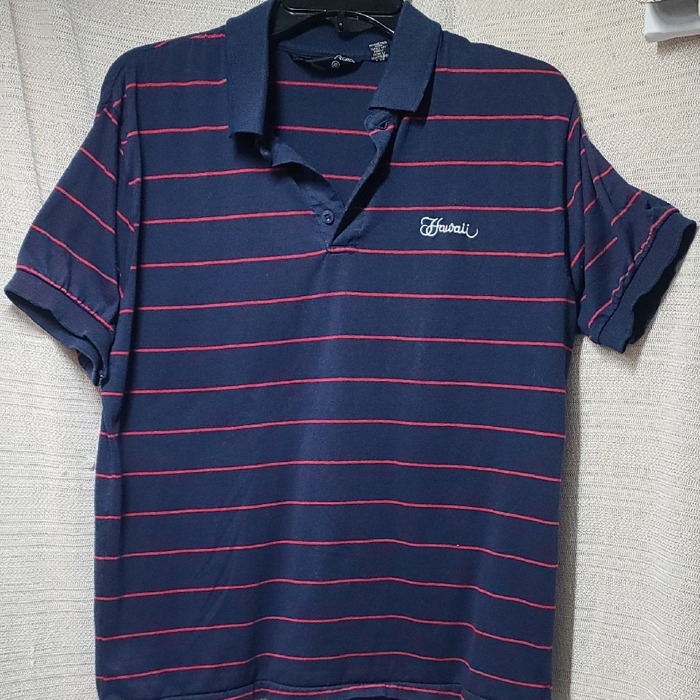 Shirt w Classic Collar & "Hawaii" embroidery, blue w red stripe  PTP 21.5